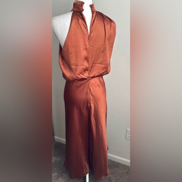 Dress - Picture 4 of 4